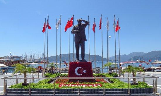 Marmaris Atatürk Heykeli